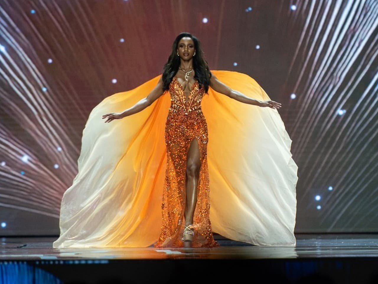 Miss Jamajka sa zrútila na Miss Universe: Šokujúci moment v Bangkoku