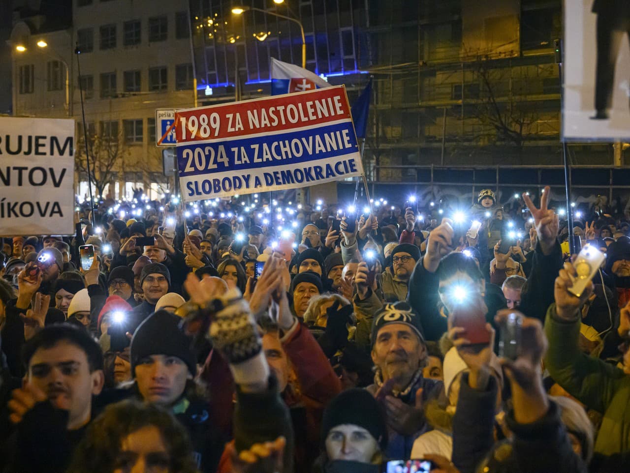 Zhromaždenia k výročiu Nežnej revolúcie vo viacerých mestách Slovenska