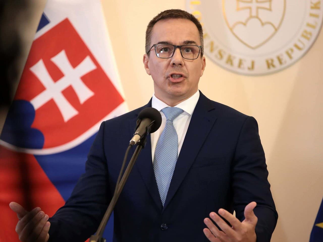 Vláda nebude 17. novembra zasadať, pripomienky k sviatku