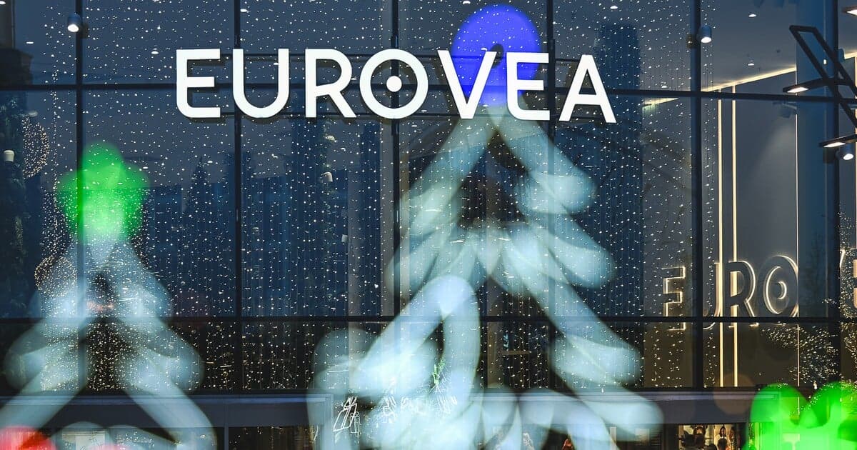 Vianoce v Eurovea: Umelecké inštalácie a vianočný trh lákajú návštevníkov