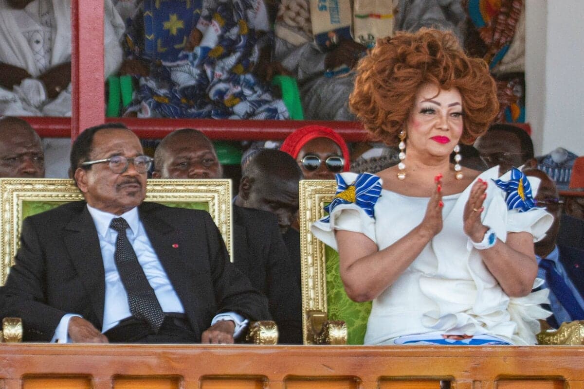 Paul Biya znova prezidentom: Sporné voľby a protesty v Kamerune