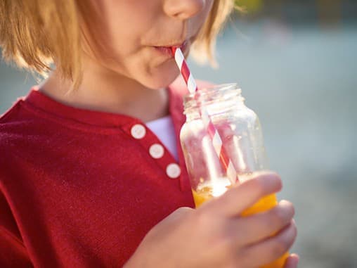 Alkohol v limonáde: Slovenský výrobca čelí vážnemu škandálu