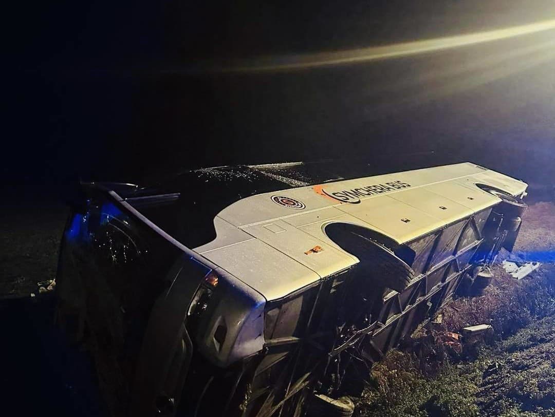 Hrozivá nehoda autobusu pri Bratislave: Prevrátil sa s Ukrajincami