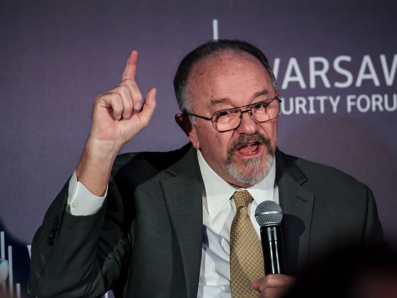 Bývalý veliteľ NATO: USA potrebujú Európu na svoju obranu