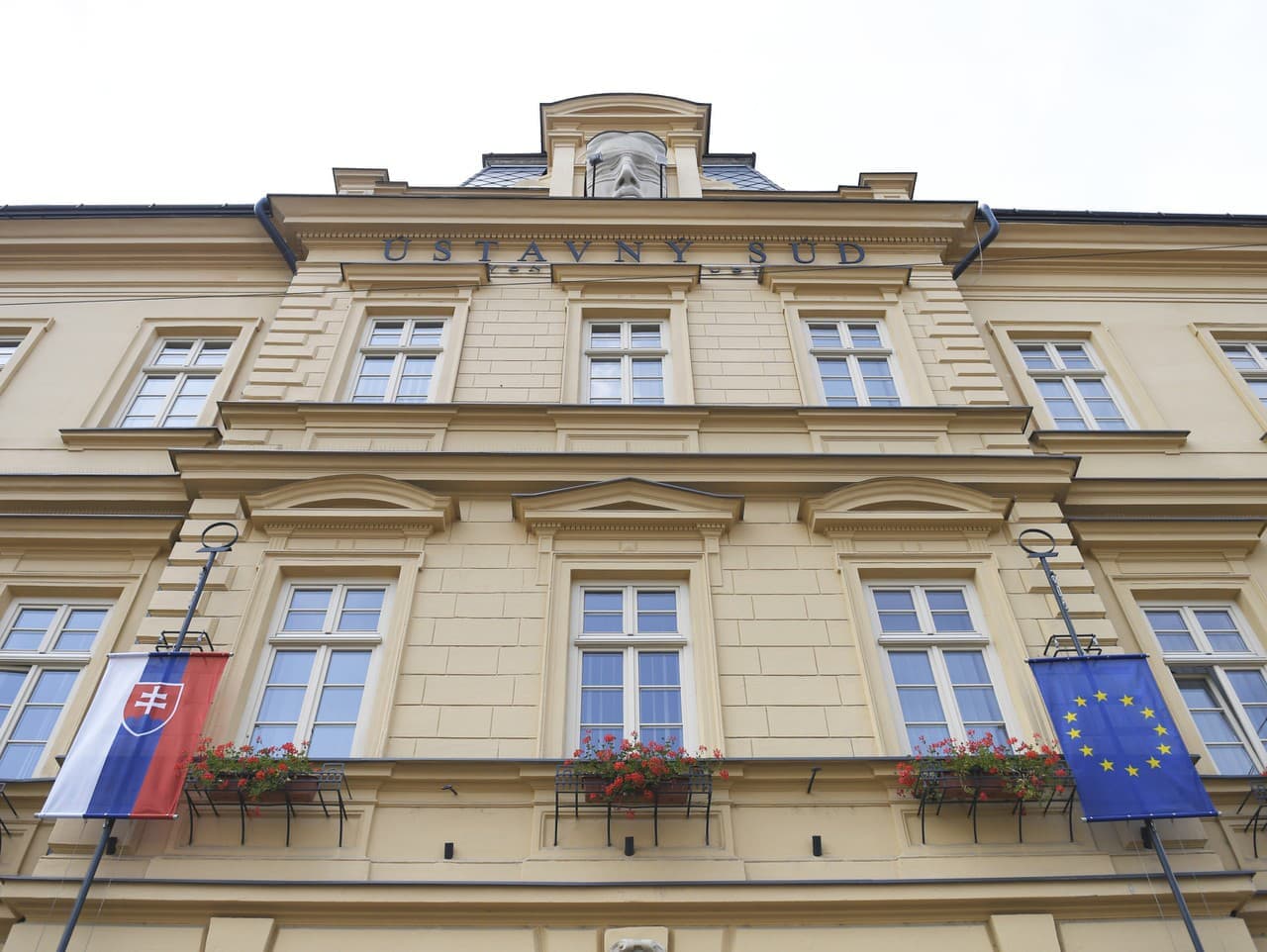 Ústavný súd zrušil kontroverzný zákon o mimovládnych organizáciách