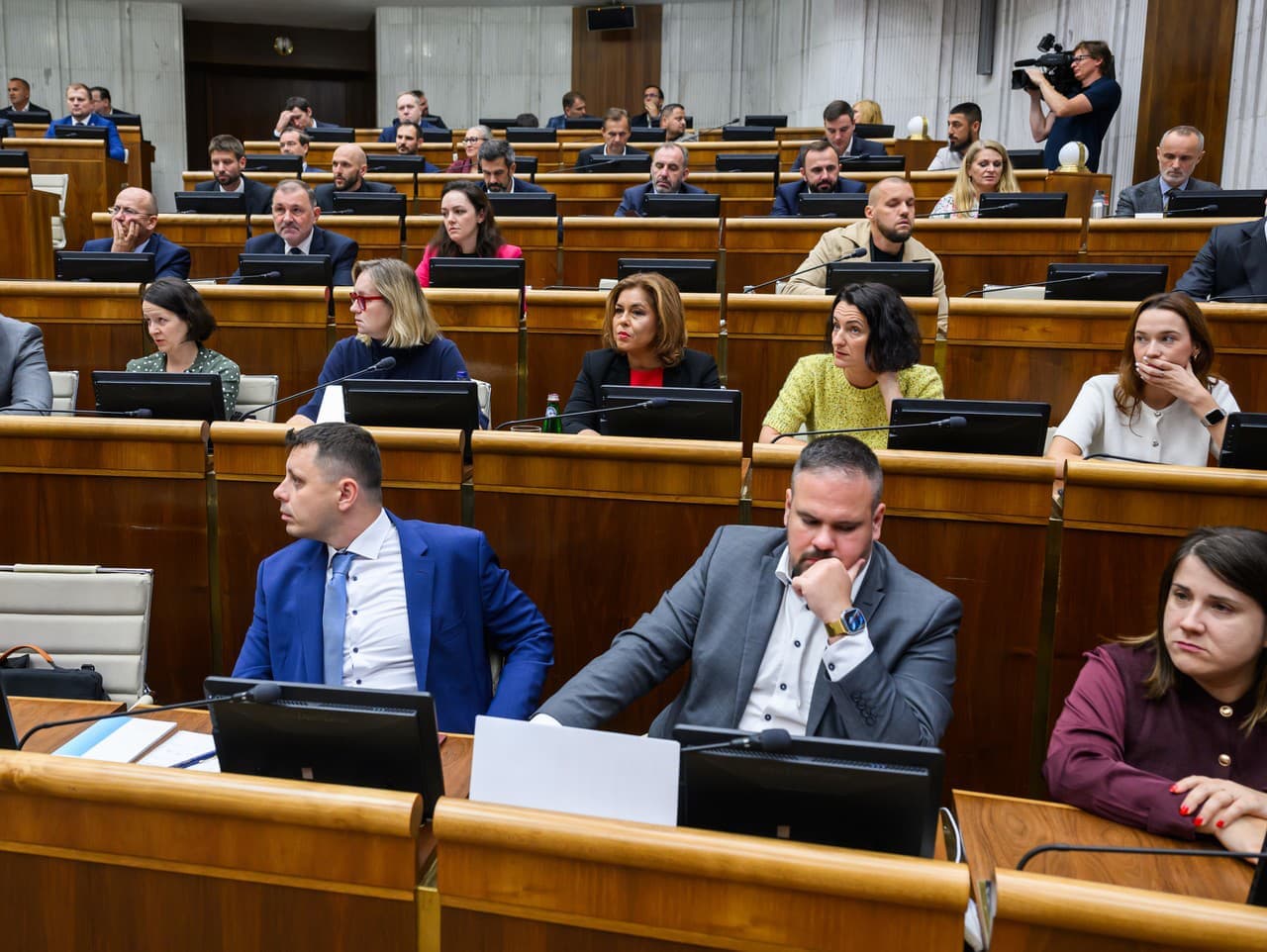 Opozičné návrhy na odvolanie ministrov: Obštrukcia či legitímny boj?