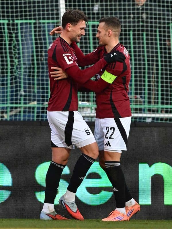 Haraslín opäť zažiaril, Slovák prispel k víťazstvu Sparty