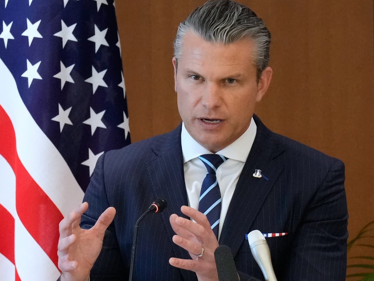 Pete Hegseth upozorňuje na hrozby zo strany Číny v Ázii