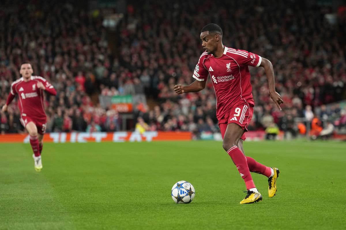 Isak sa vrátil do tréningu, Liverpool čaká náročný zápas