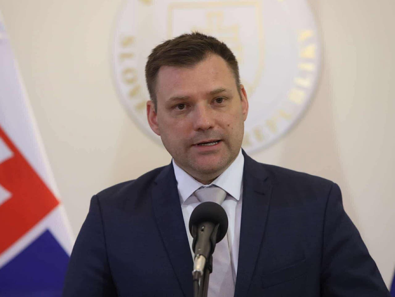 Minister Taraba čelí kritike za nákladnú cestu do USA