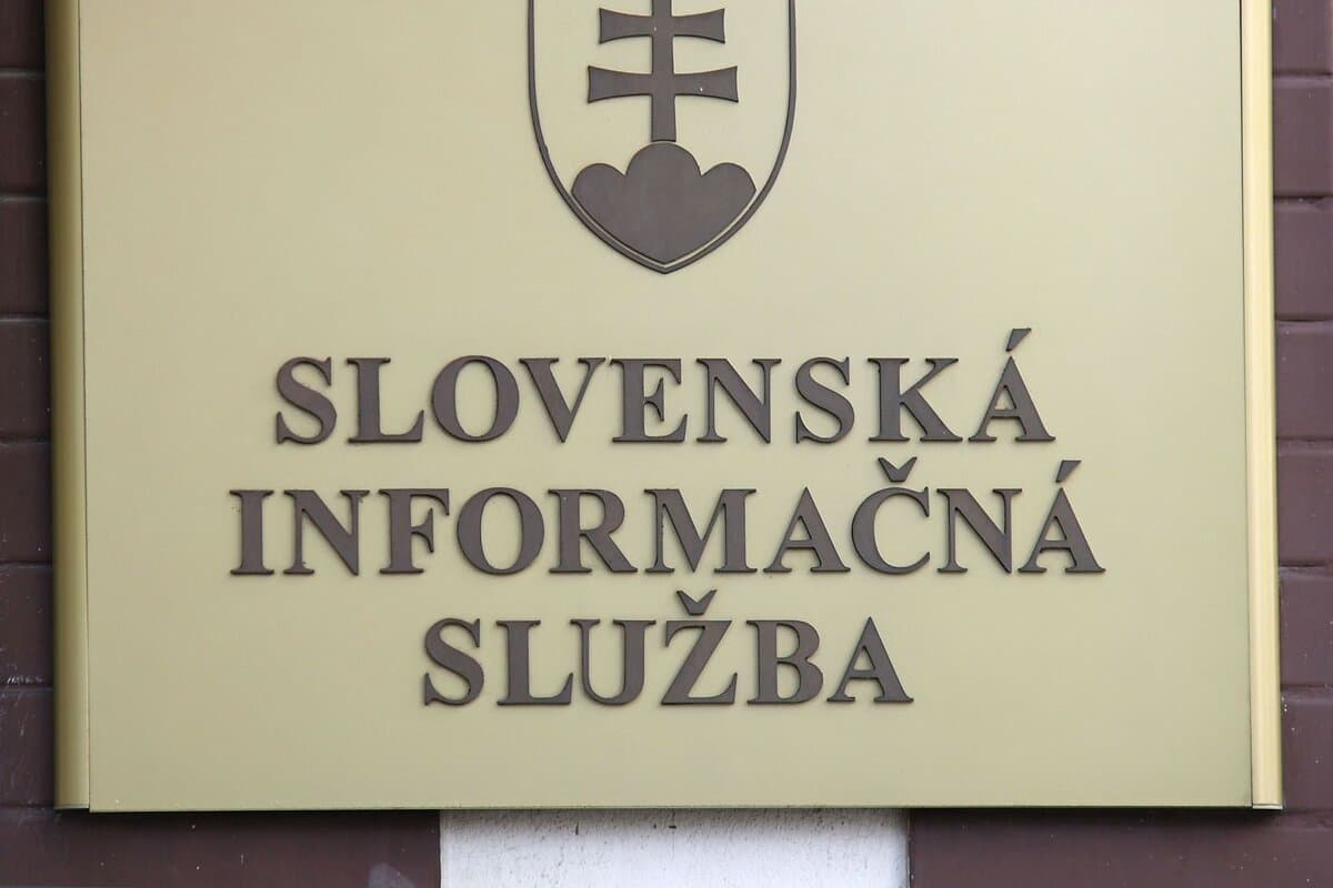 SIS plánuje nové pracovisko pre kybernetické operácie a boj proti extrémizmu