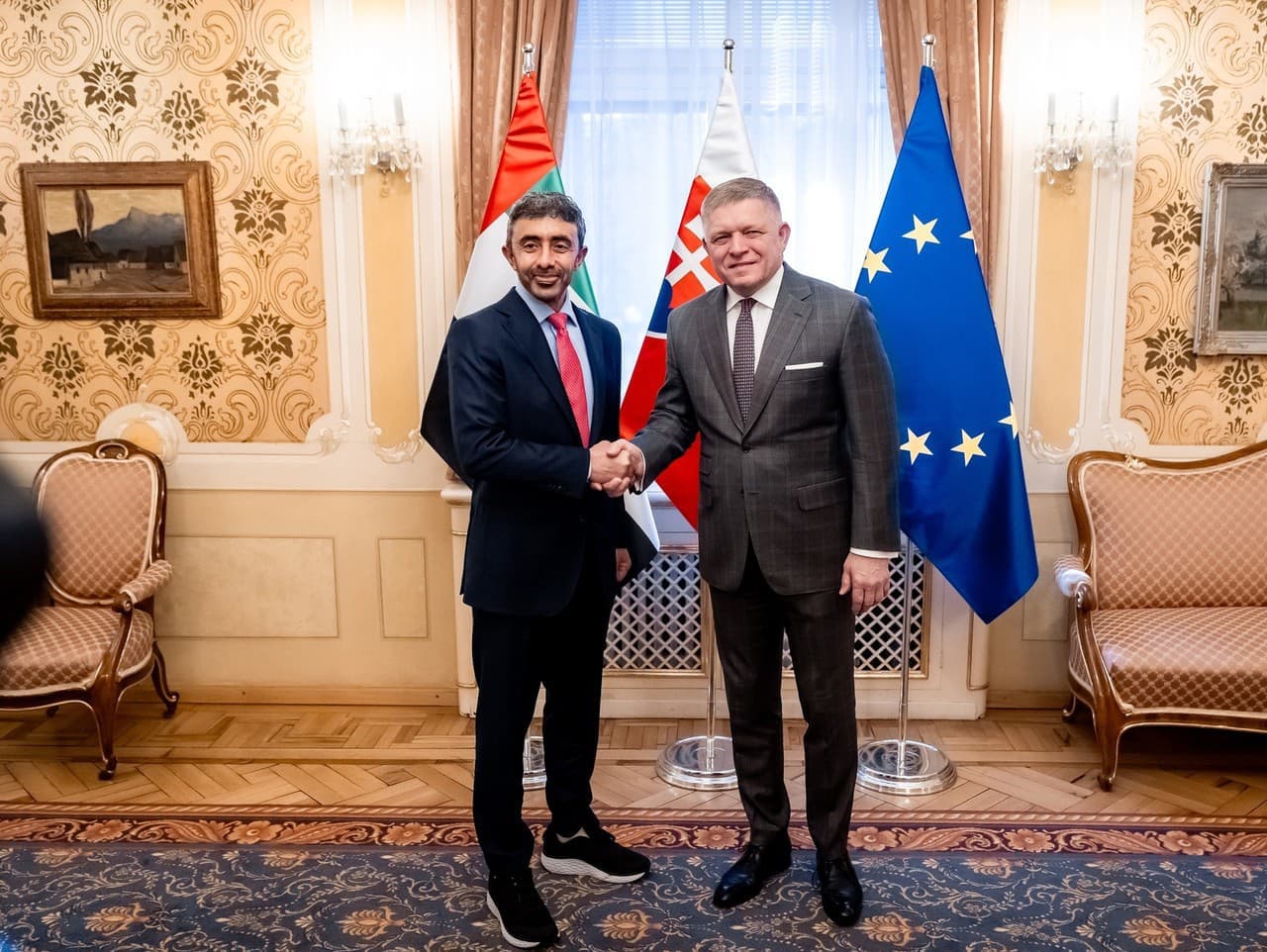 Fico rokoval s ministrom z Emirátov o situácii na Blízkom východe