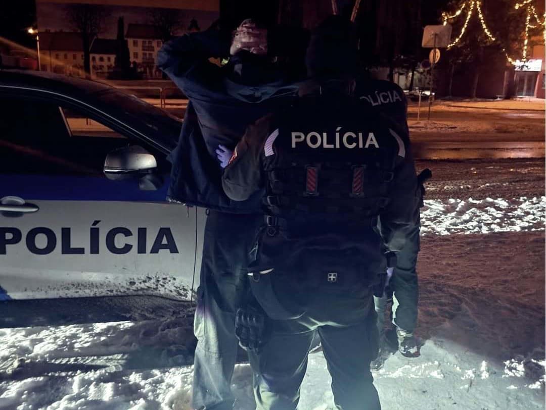 Krádež elektroniky v Bratislave: Polícia zasahuje v nákupnom centre