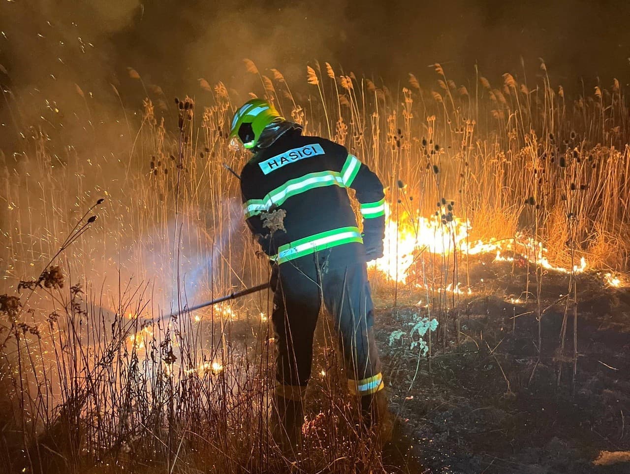 Požiar na Kamennom mlyne v Trnave zasiahol deväť hektárov