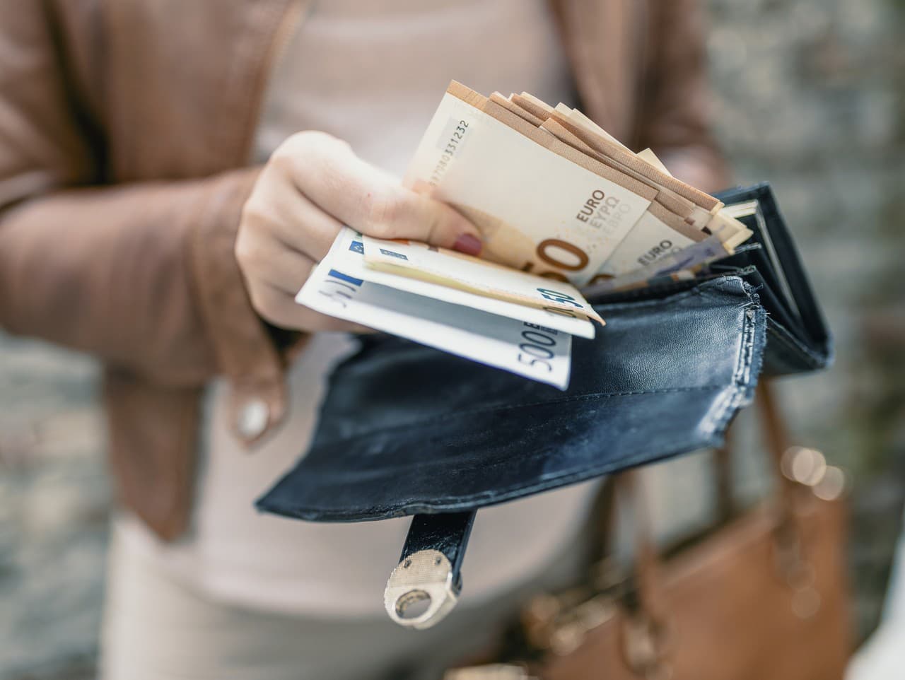 Prečo mať doma núdzovú hotovosť: Rady ECB pre každú domácnosť