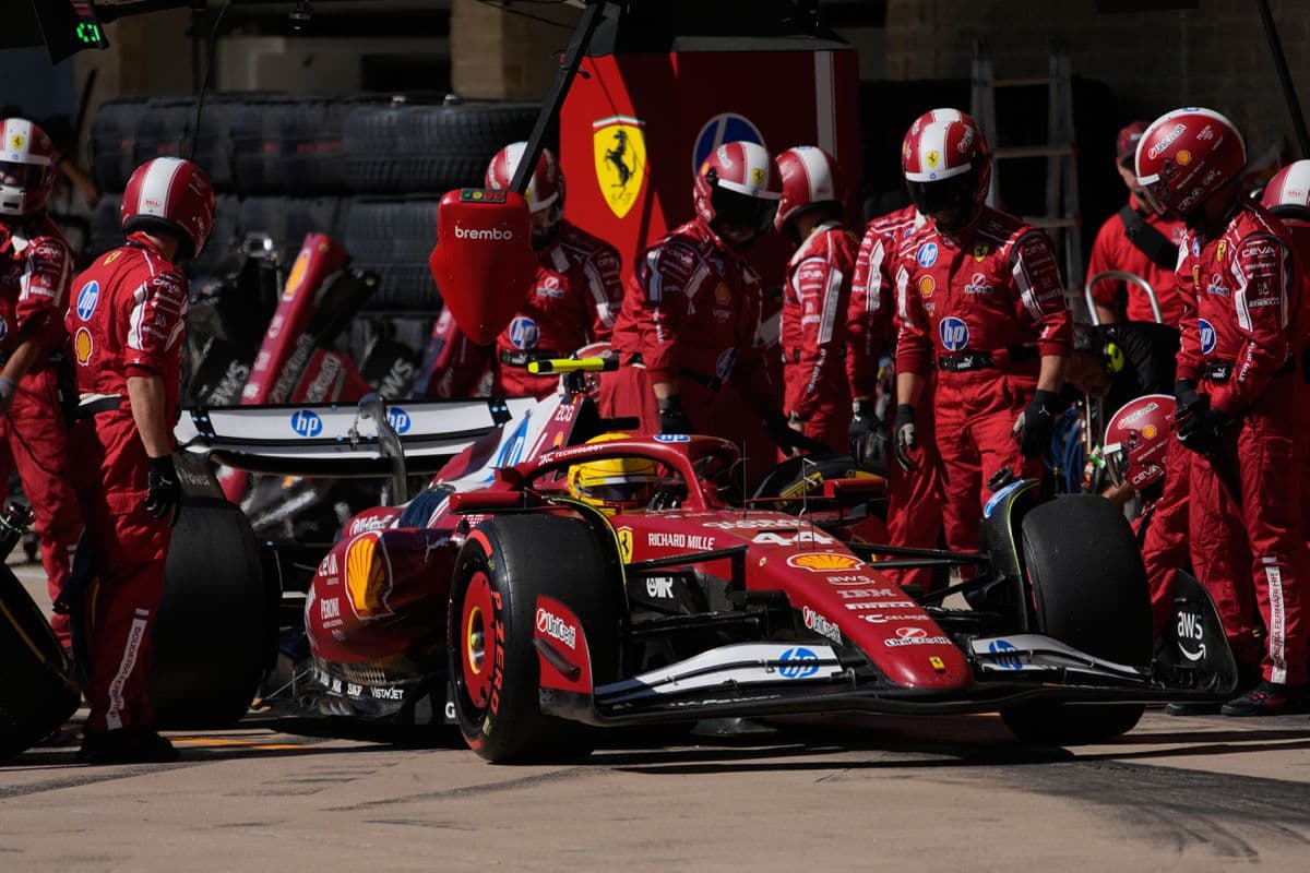 Jacques Villeneuve kritizuje slová prezidenta Ferrari