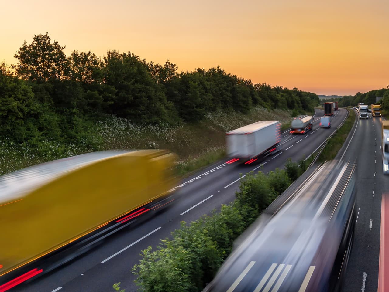 Nákladné autá môžu jazdiť aj počas sviatku: Polícia udelila výnimku