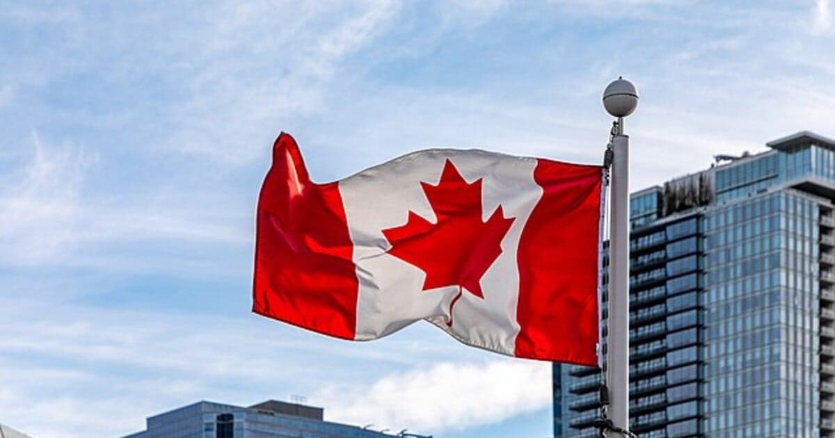 Muž v Kanade ukradol autobus s cestujúcimi a správal sa ako vodič