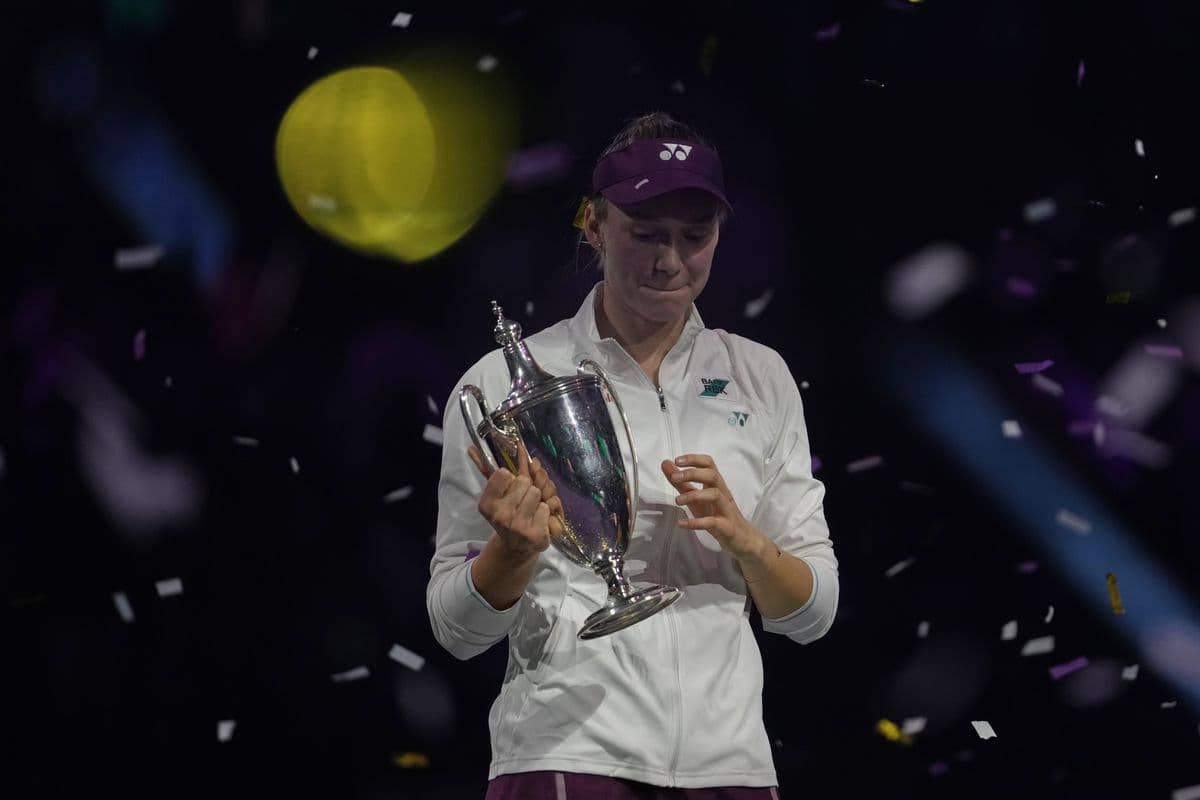 Rybakinová ovládla WTA Finals, no ceremoniál zatienil kontroverzný moment