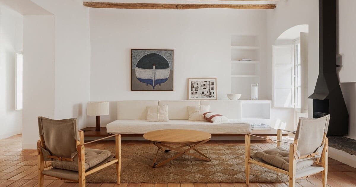 Rekonštrukcia starého rybárskeho domu v Cadaqués: Tradícia a modernita v harmónii