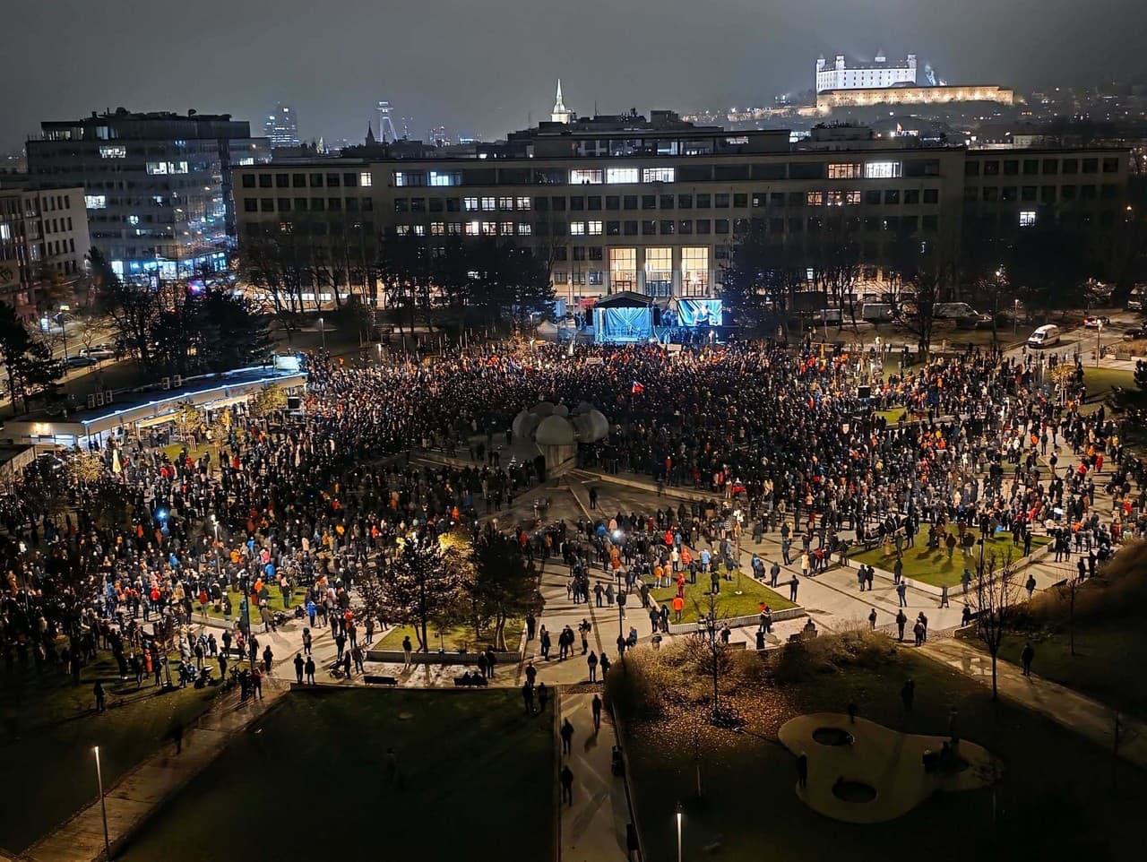 Protesty na Slovensku: Opozícia vyjadruje nesúhlas s vládnymi krokmi