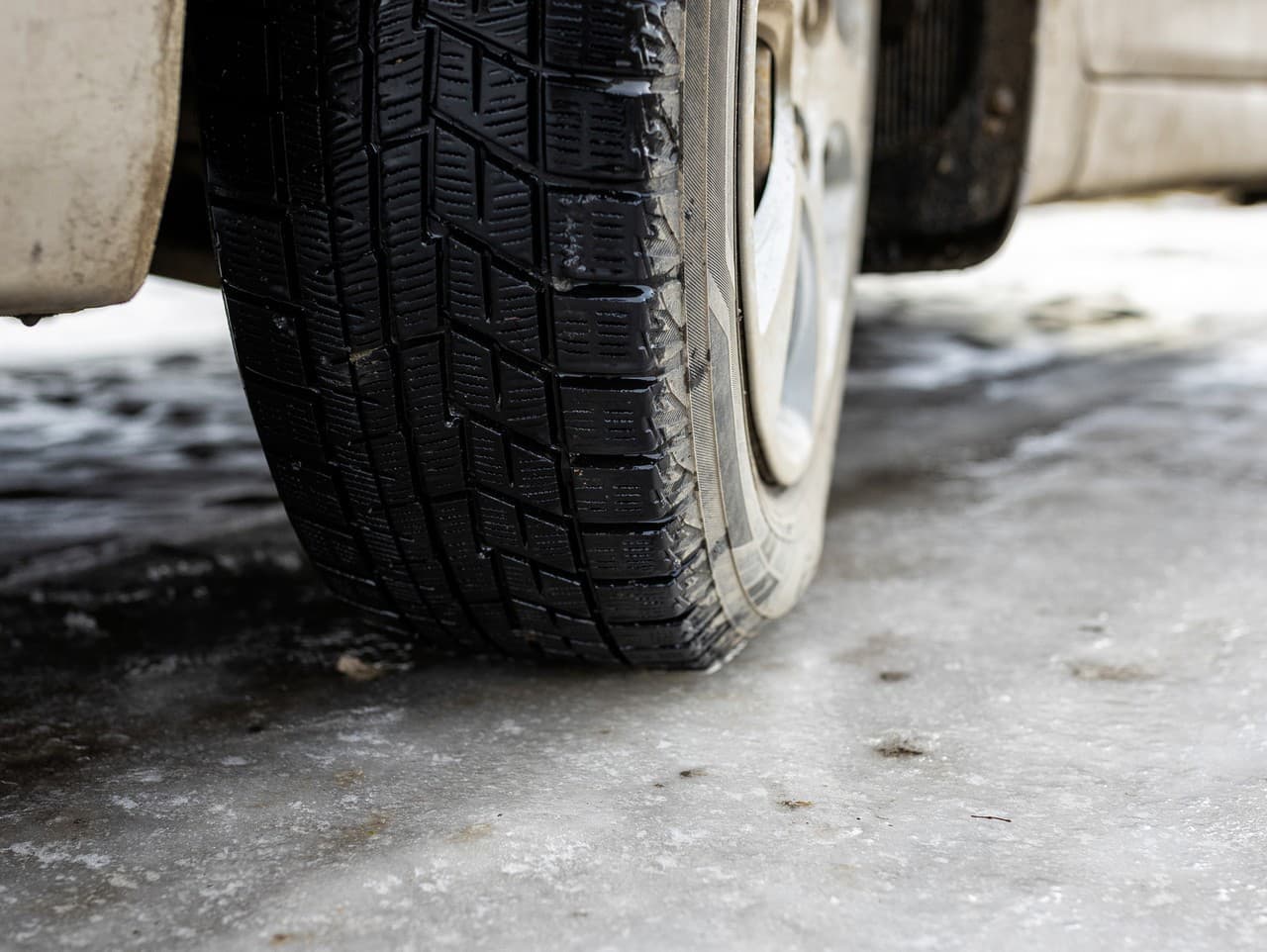 Na Slovensku hrozí poľadovica a silný vietor