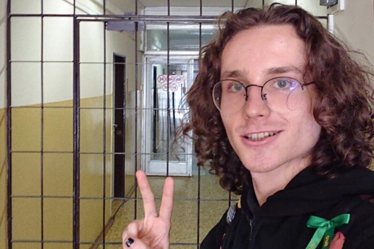 Študent vyjadril protest proti Ficovi netradičným spôsobom