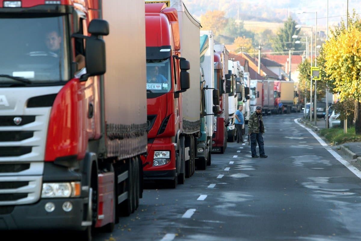 Polícia umožnila obmedzený dojazd kamiónov v sobotu
