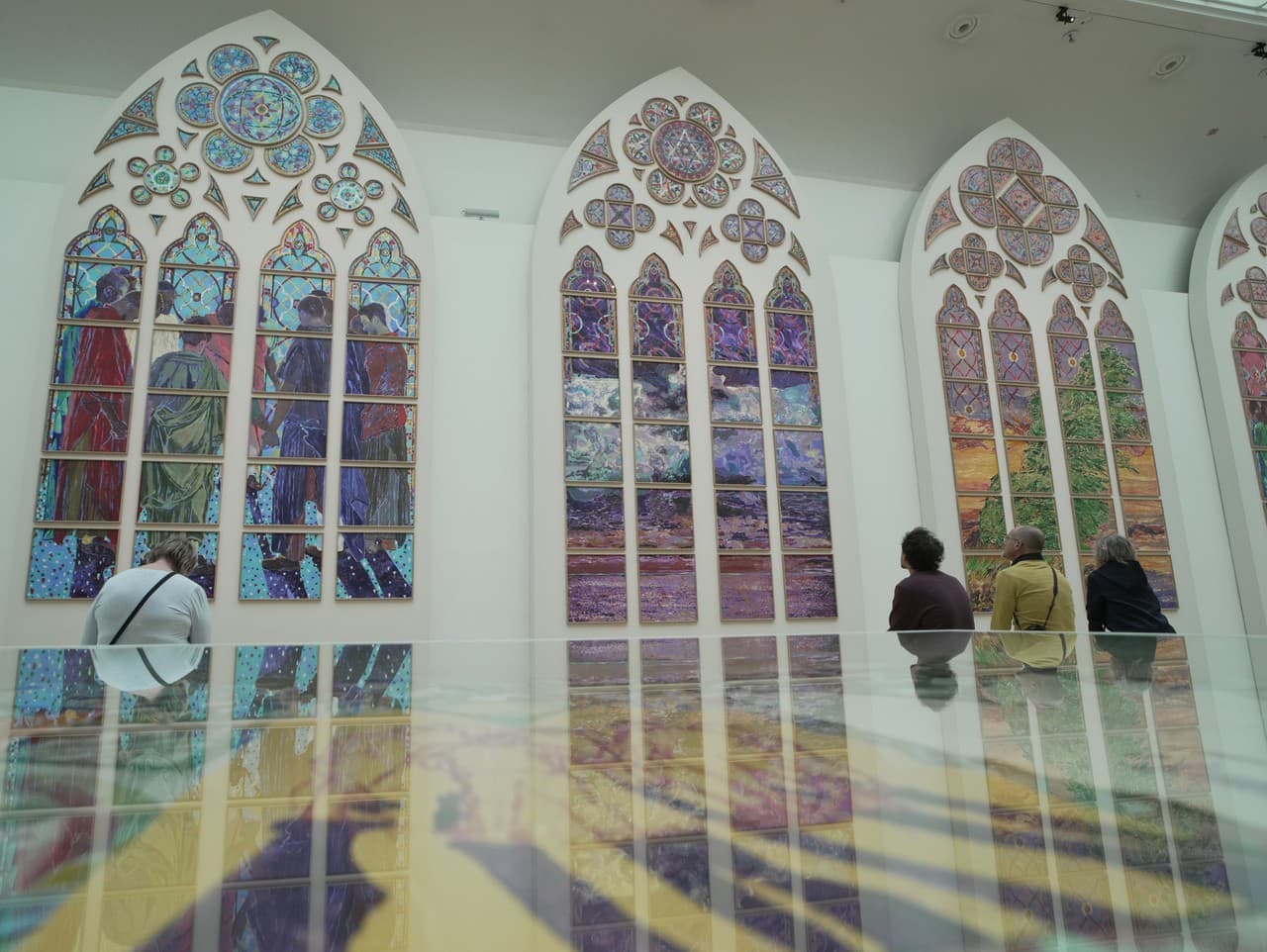 V Paríži predstavili kontroverzné vitráže pre Notre-Dame