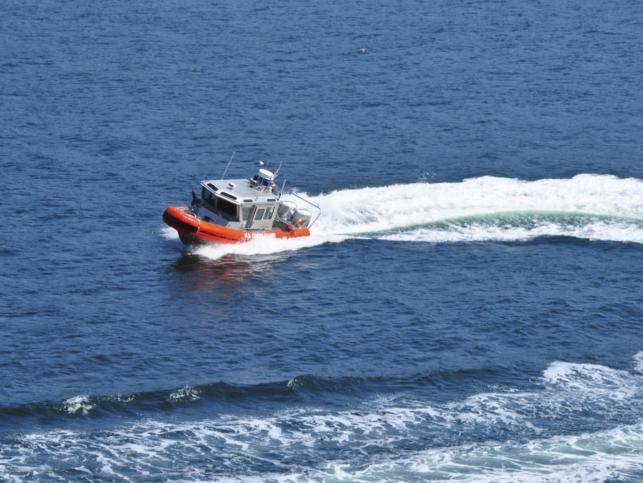 Pobrežná stráž USA pozastavila pátranie po obetiach útoku na konvoj