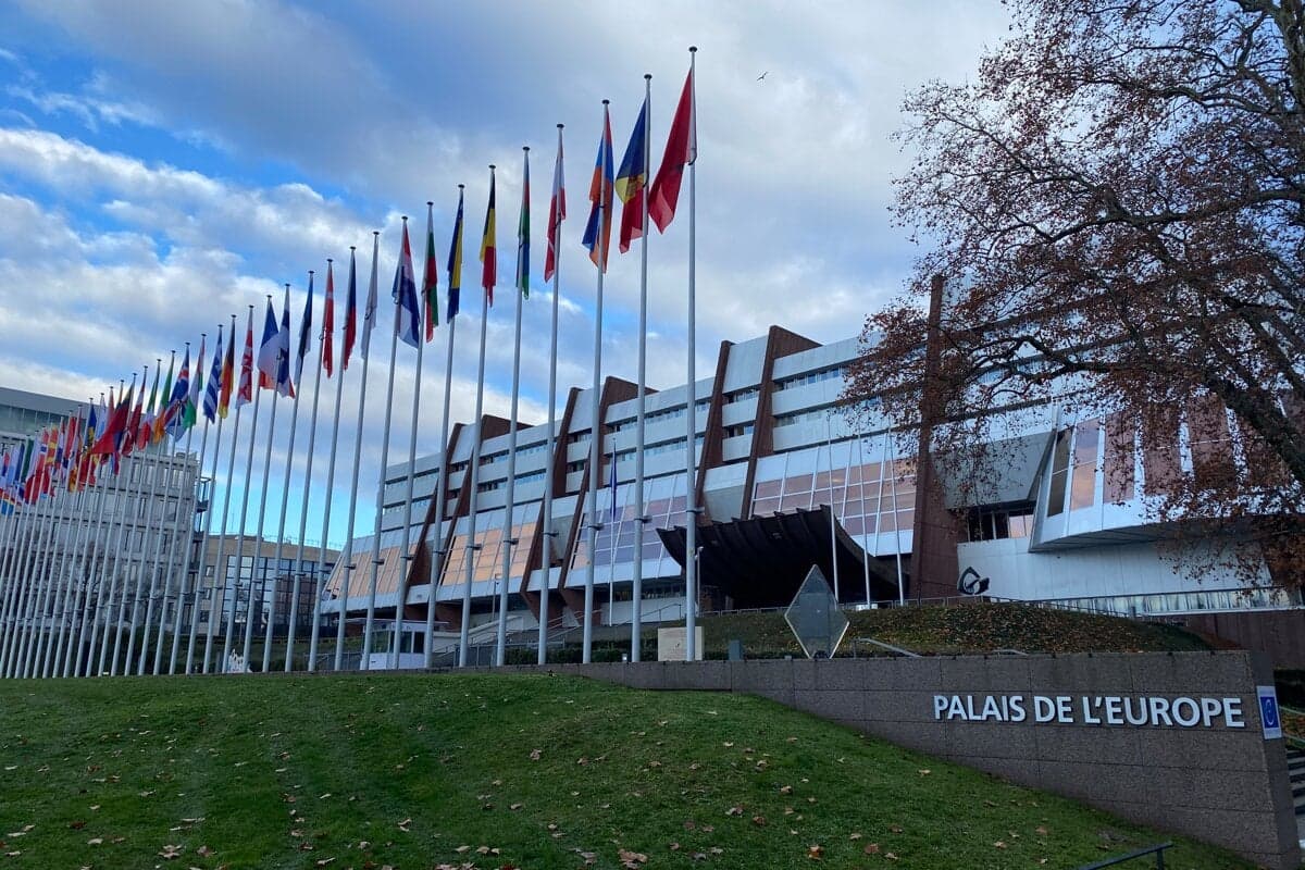 Gruzínsko na prahu diktatúry? Opozícia čelí zákazu