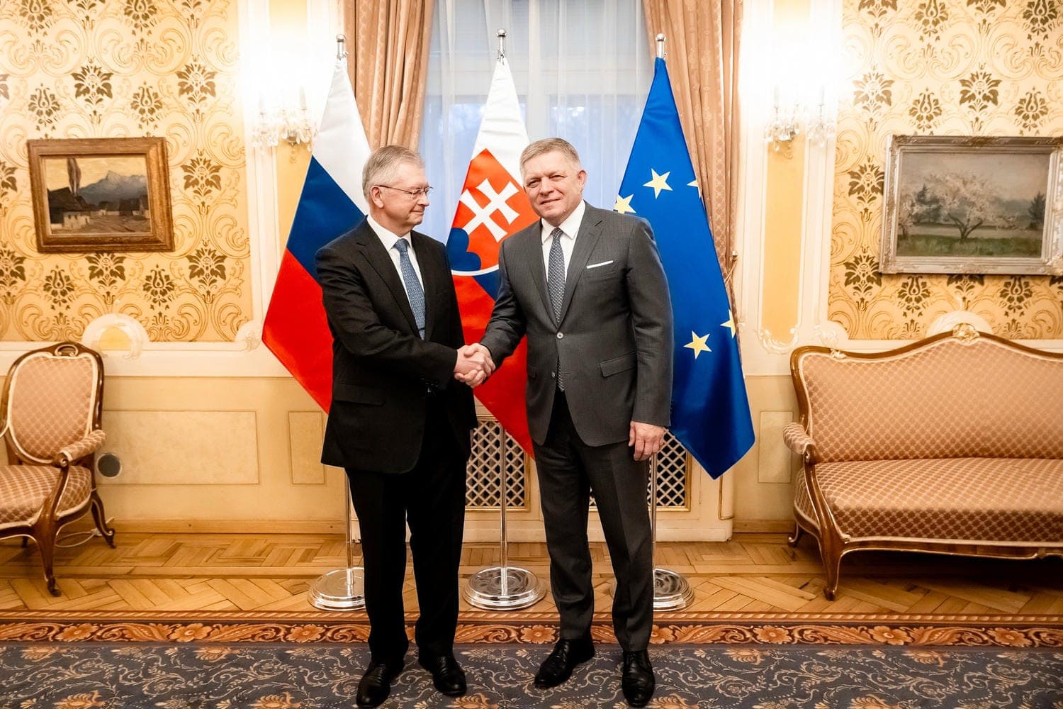 Robert Fico ostro kritizuje zahraničných partnerov a holandskú vládu