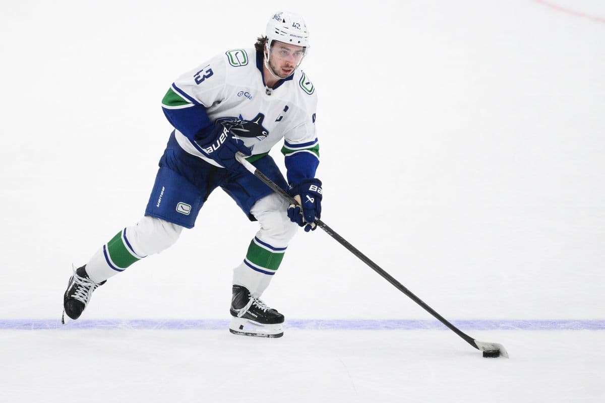 Kapitán Vancouveru Hughes sa vracia do tréningu po zranení