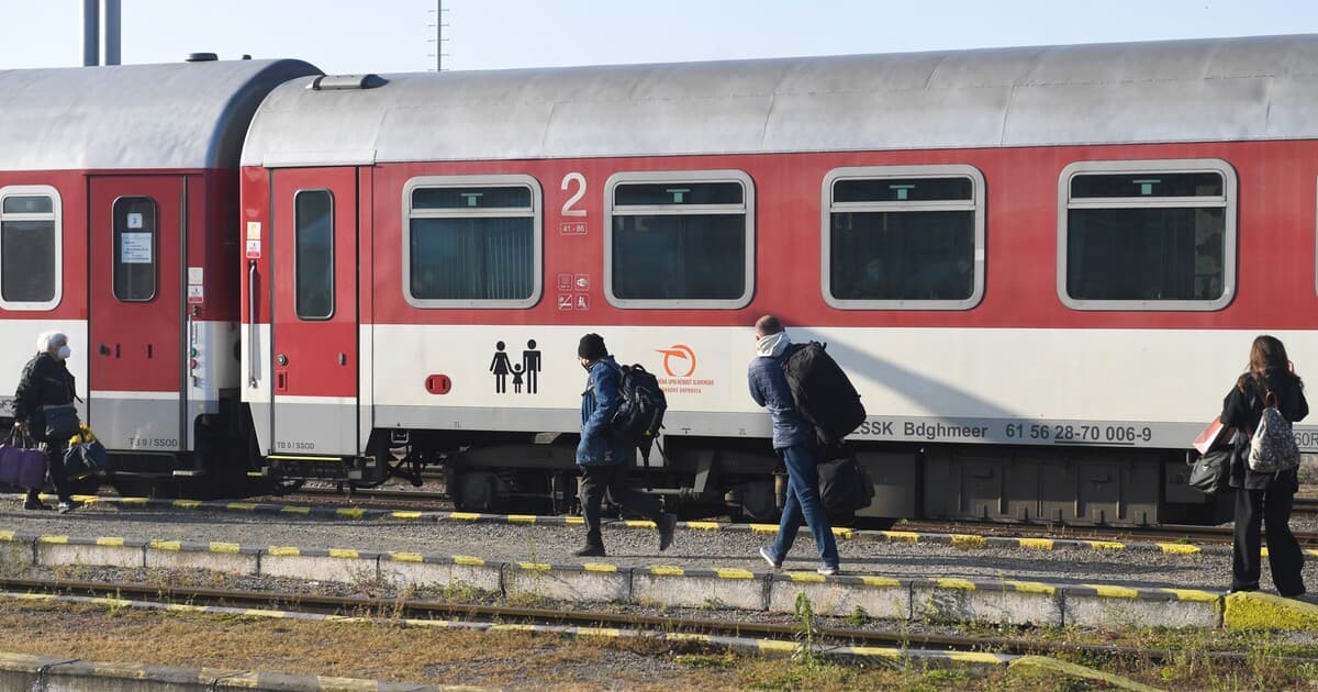 Železnice podpísali zmluvu na nákup vozňov za 70 miliónov eur