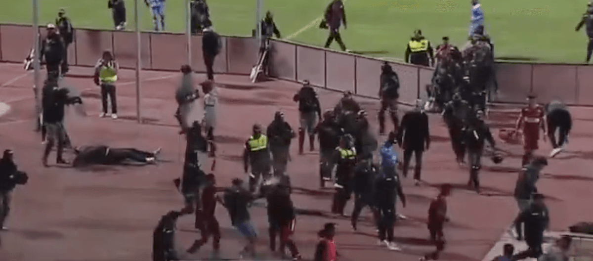 Pohárový duel v Bolívii premenený na chaos: Hromadná bitka a 17 červených kariet