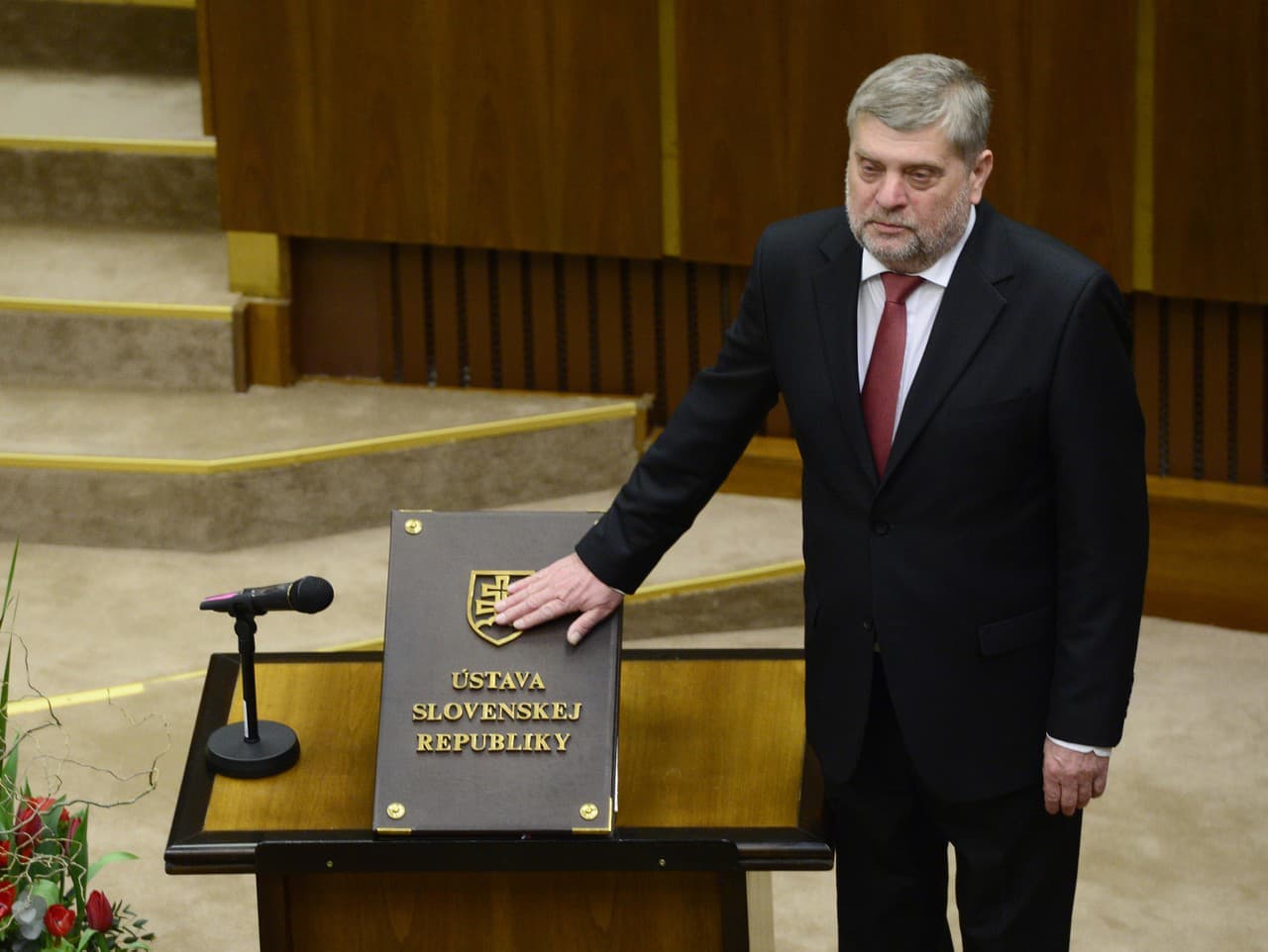 Zomrel dlhoročný politik Smeru Vladimír Matejička