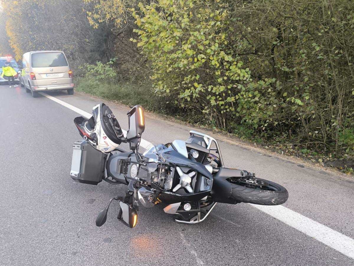 Dopravná nehoda v Dolnom Hričove: Cesta neprejazdná