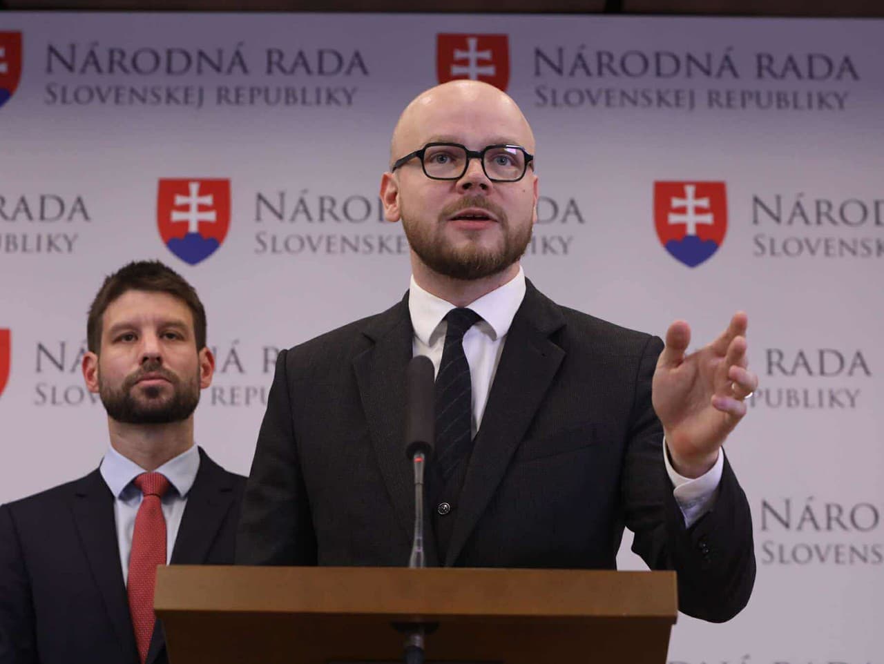 Útoky na zdravotníkov sú neprijateľné, tvrdí Dvořák