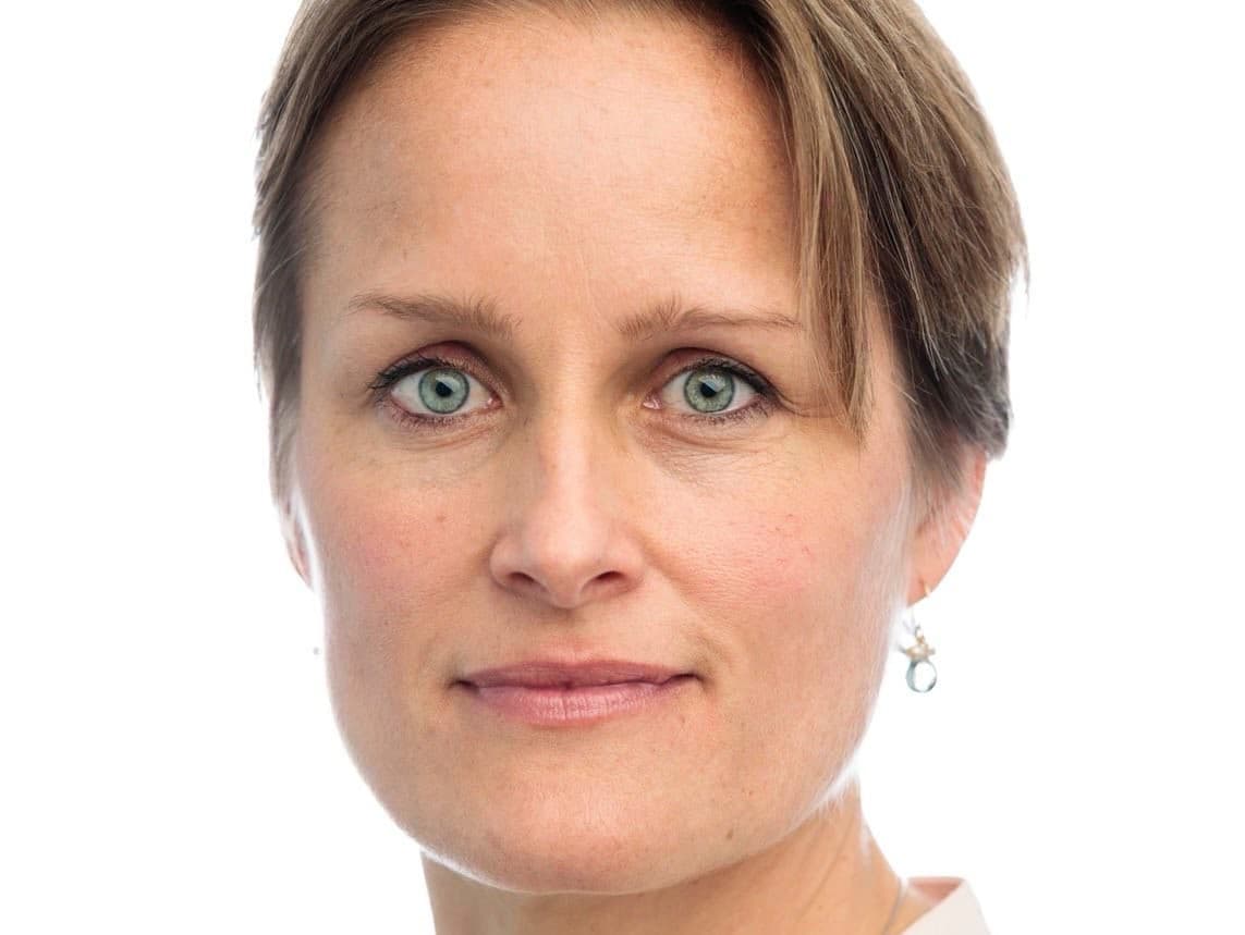 Nová šéfka MI6 varuje pred ruskými hybridnými hrozbami