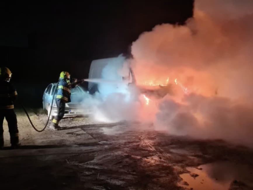 Požiar dodávky v Divine spôsobil škodu 25-tisíc eur