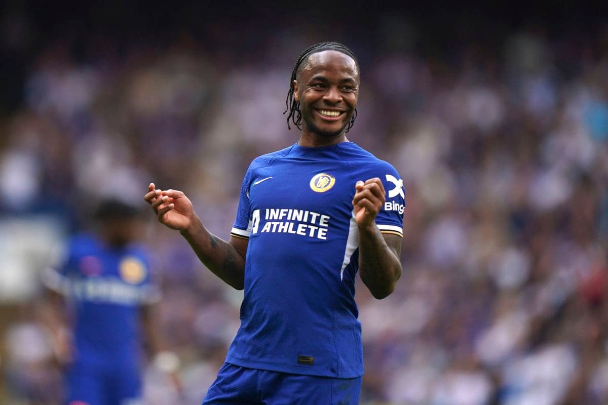 Sterling by mal opustiť Chelsea a zamieriť do Wrexhamu