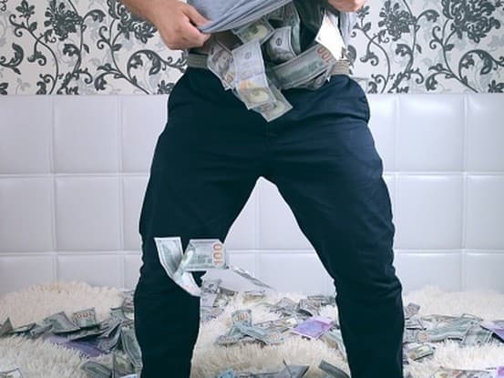 Japonský dôchodca vyhral lotériu, manželke tajil milióny