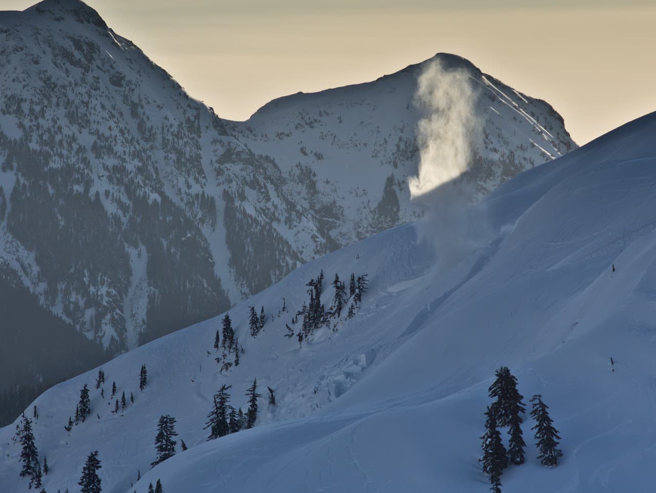 Mierne lavínové nebezpečenstvo vo všetkých slovenských pohoriach