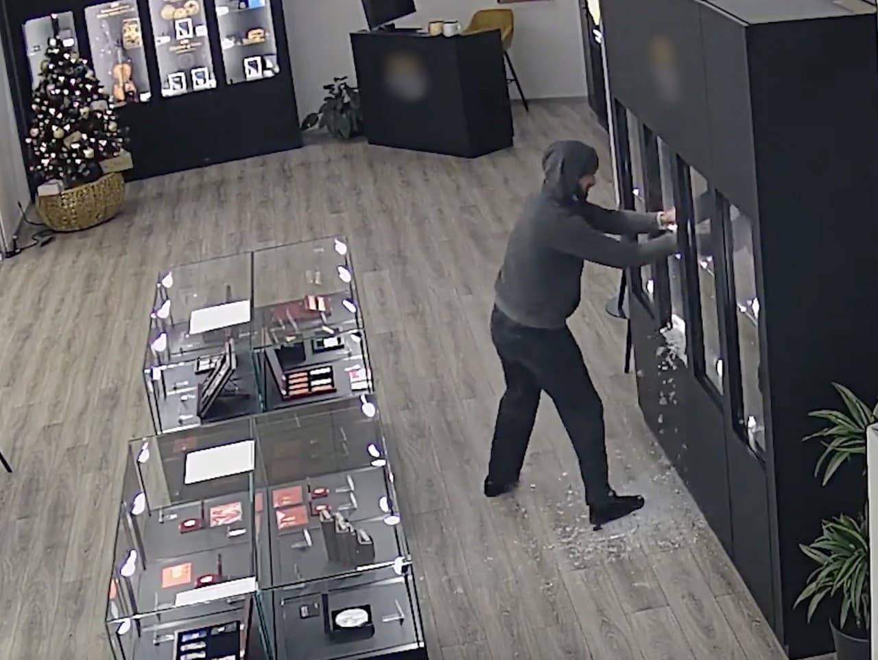 V Prahe ukradol muž zlato za 4,5 milióna korún bez maskovania