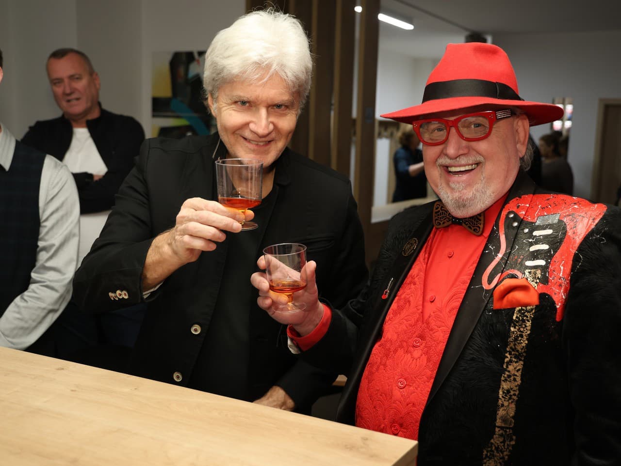 Oklamčák oslavuje 45 rokov manželstva, no žije ako slobodný