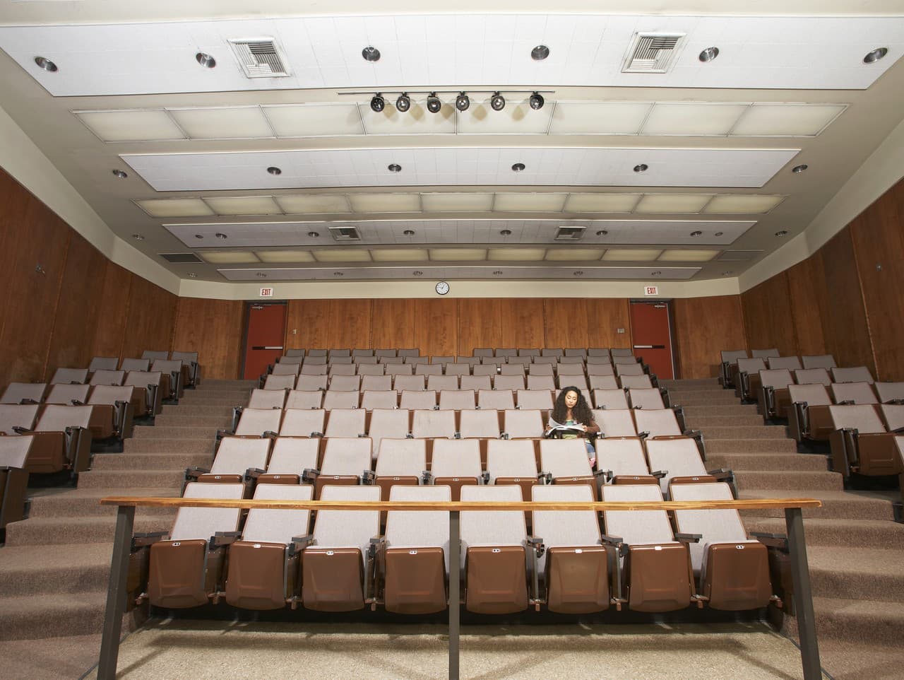 Grécko vyradilo viac ako 300-tisíc študentov z univerzít