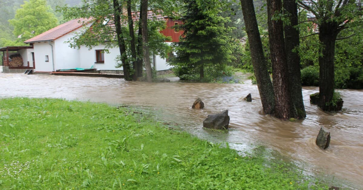 Na Slovensku hrozia povodne: Meteorológovia varujú pred topením snehu