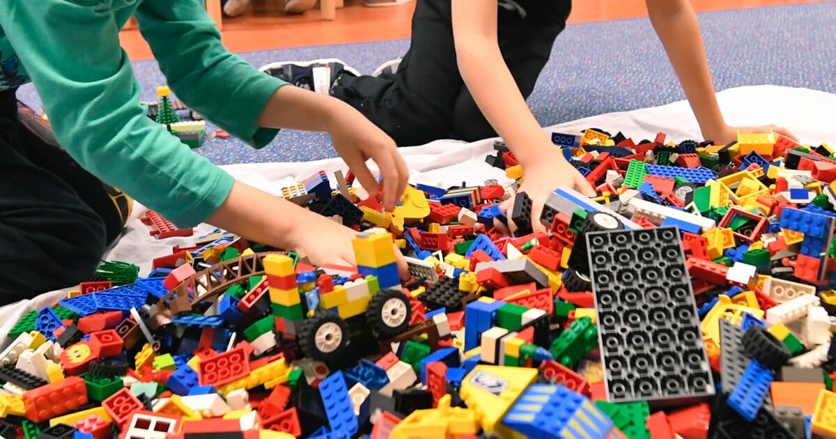 Nové pravidlá priezvisk detí na Slovensku: Rodičom sa uľahčuje život