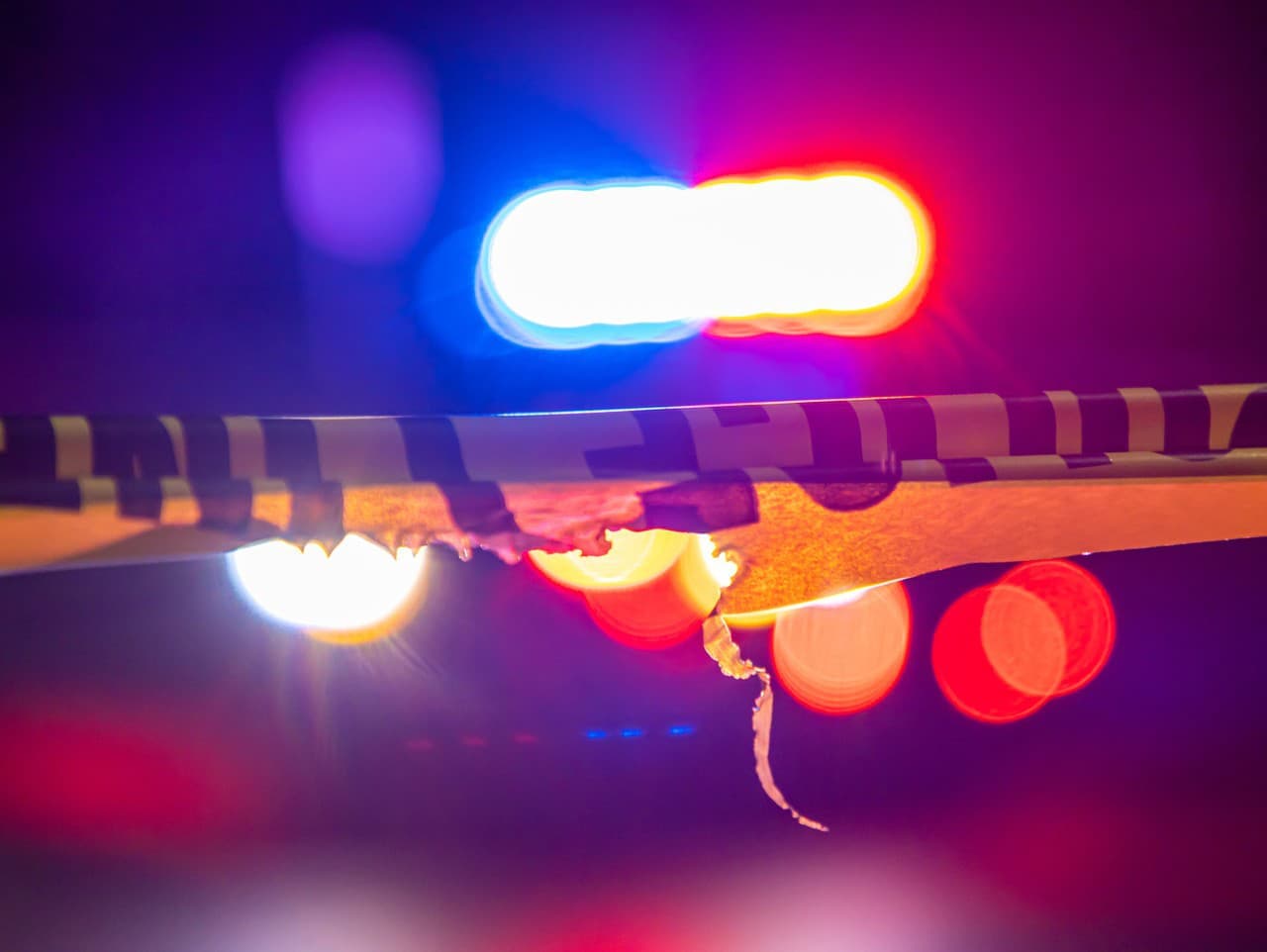 Tragédia na vianočných trhoch: Mladík bodol tínedžera do chrbta