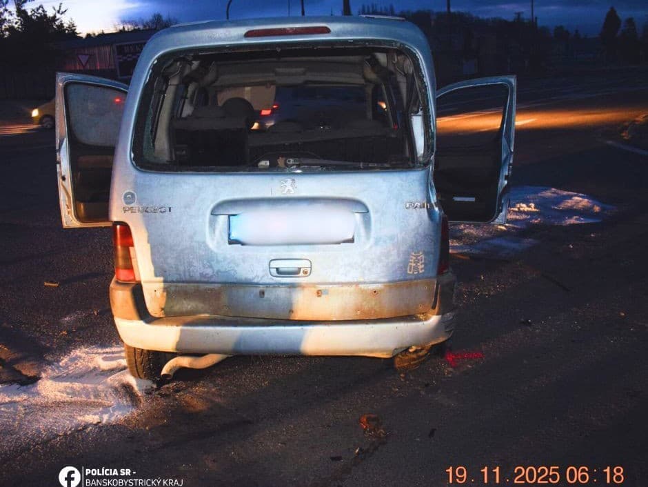 Dopravná nehoda vo Veľkom Krtíši: Zranili sa dvaja ľudia